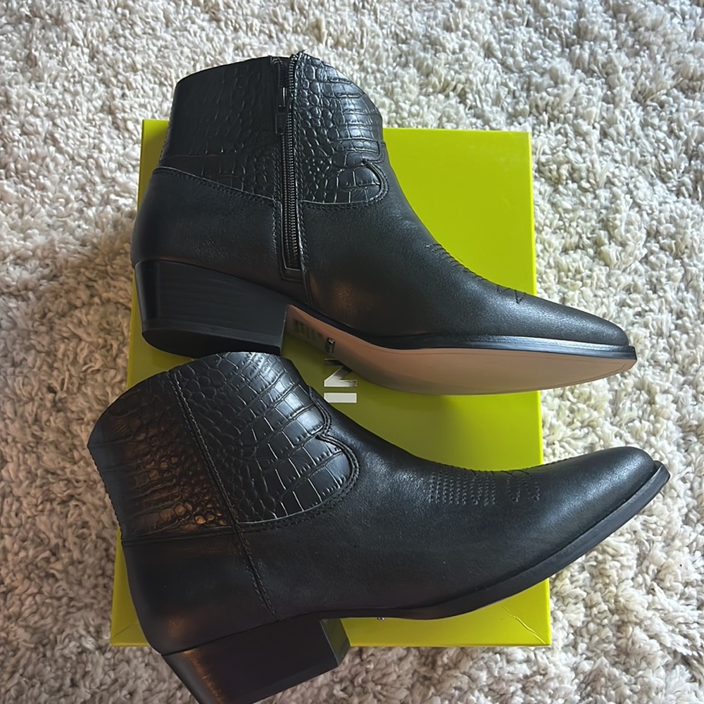 Gianni Bini Brycintwo Ankle Boot - Picture 4 of 5